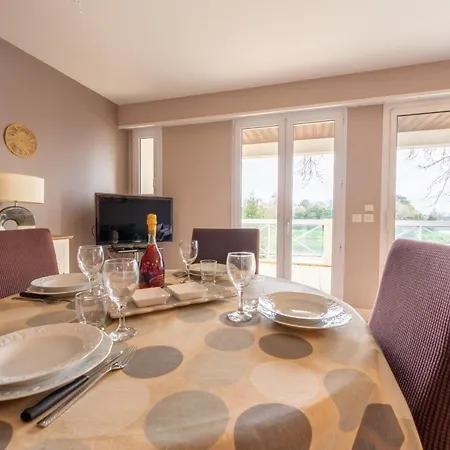En Famille - 5 Personnes * La Rochelle (Charente-Maritime)